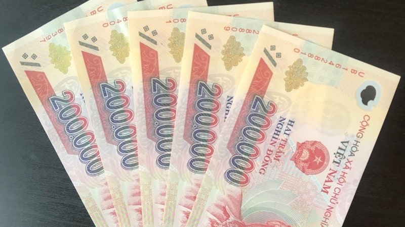 Ý nghĩa mơ thấy tiền 200 nghìn nhặt được